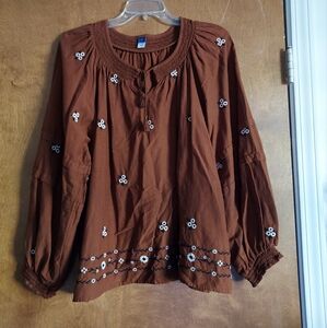 Old Navy Embroidered Floral Peasant Top